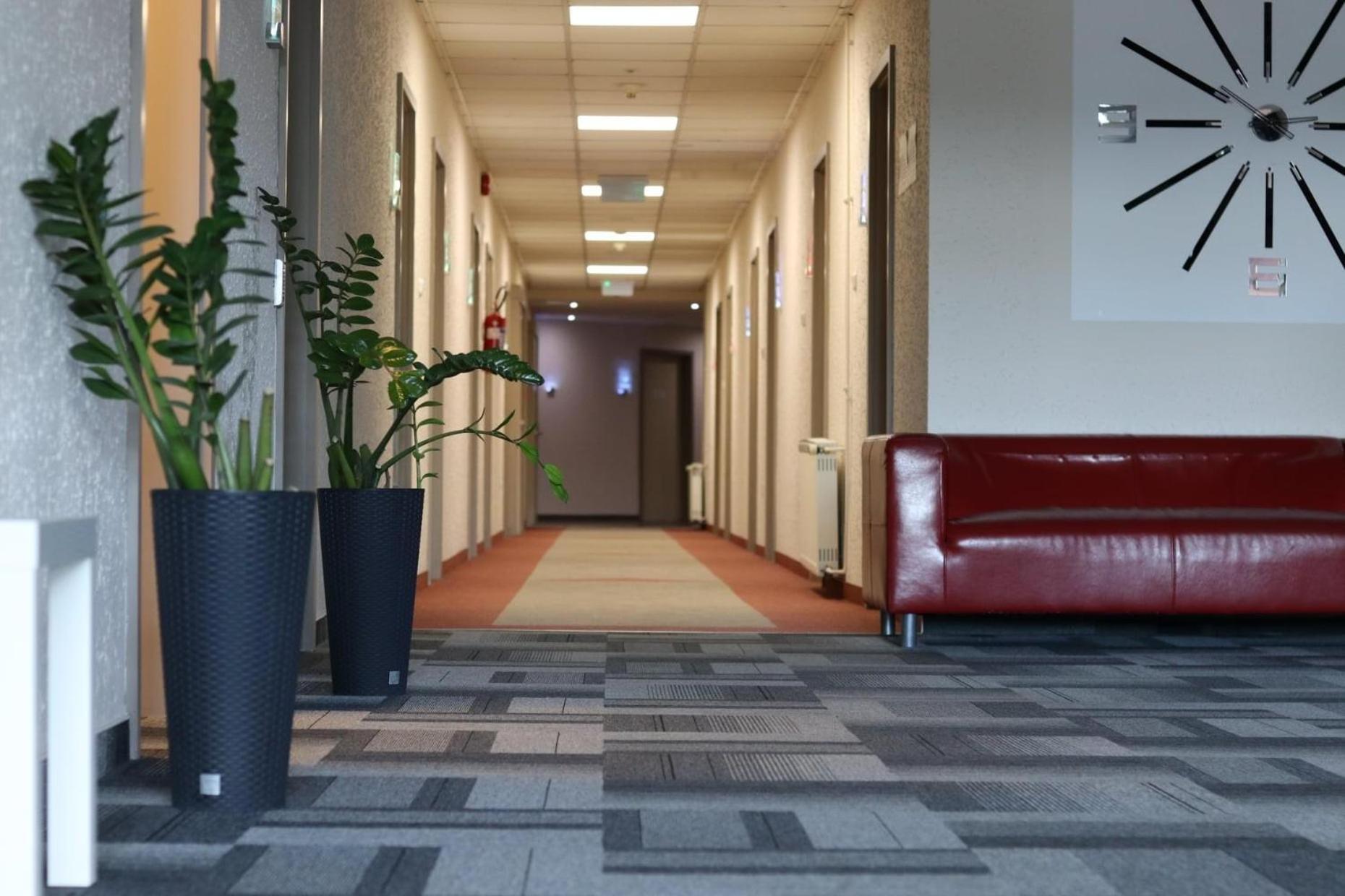 Only 15 Minutes To City Center, Free Secure Parking Budapest Luaran gambar